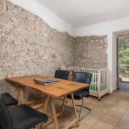 House Cave Romana *