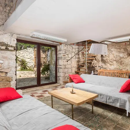 House Cave Romana Holiday home Pula