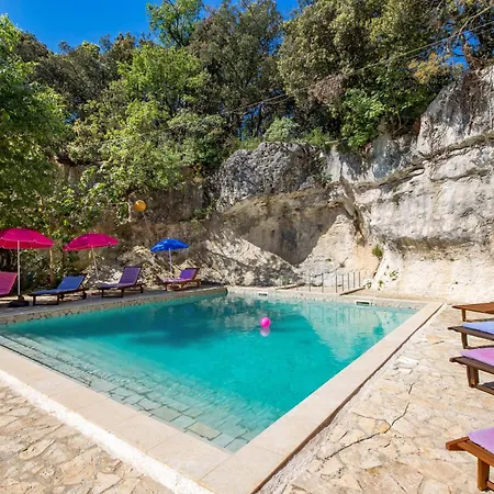 House Cave Romana *