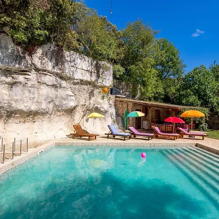 House Cave Romana * Πούλα