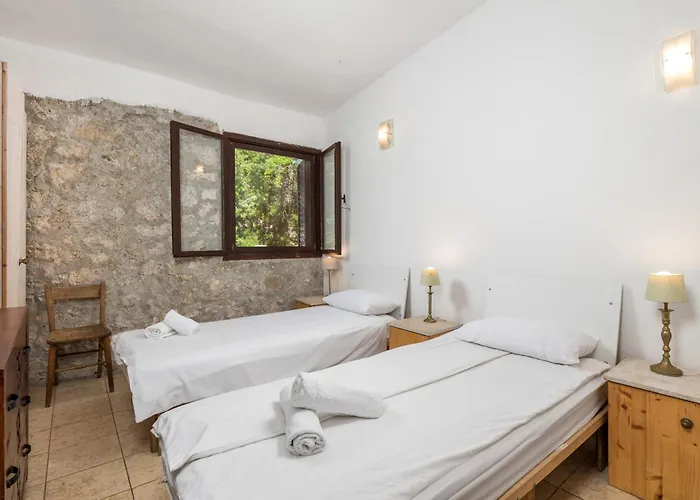 House Cave Romana Πούλα