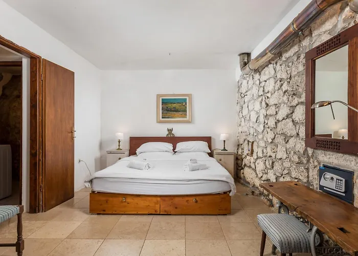 Feriehus Cave Romana Pula