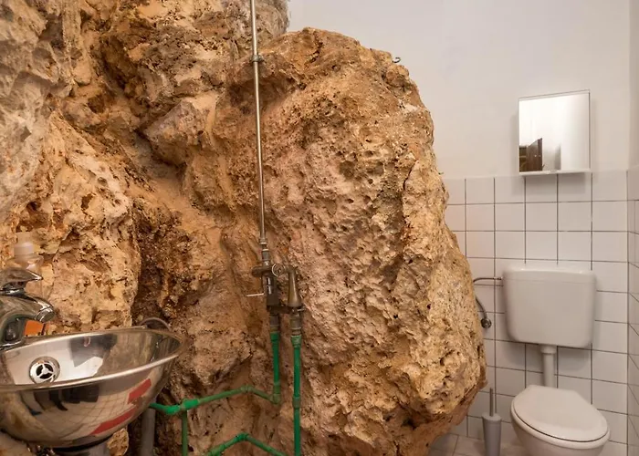 Cave Romana Feriehus Pula