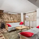 House Cave Romana Nyaraló