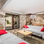 House Cave Romana Nyaraló Póla