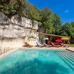 House Cave Romana * Póla