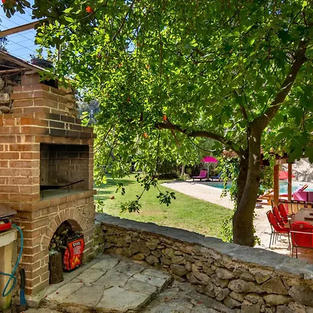 House Cave Romana Semesterbostad